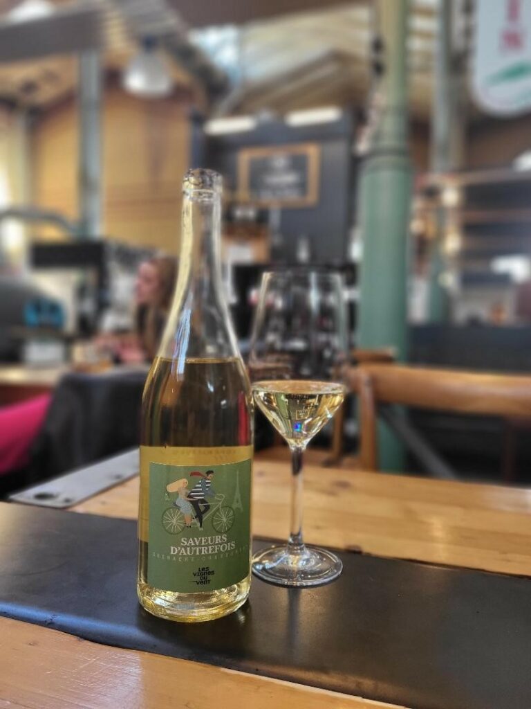 Tastavin Weinbar Berlin Moabit - Kooperative Les Vignerons Catalans im sonnigen Südfrankreich kommt dieser außergewöhnliche Weißwein: Saveur D’Autrefois. Eine verführerische Cuvée aus Grenache Blanc und Chardonnay